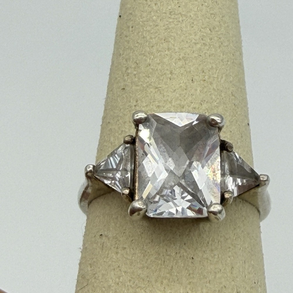 FAS 925 sterling silver Ring cubic zirconia size 6